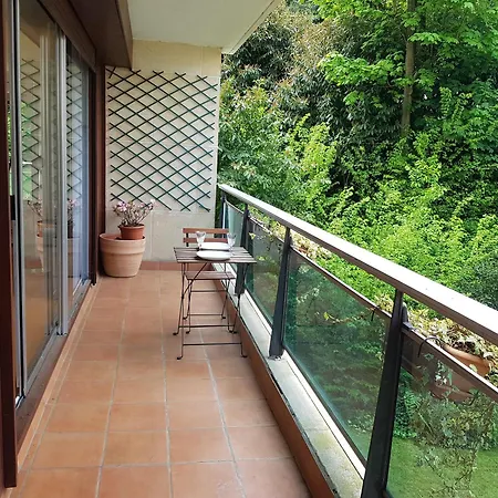 Forest Paradise, Very Large Lounge, Only 15 Min To Paris! *